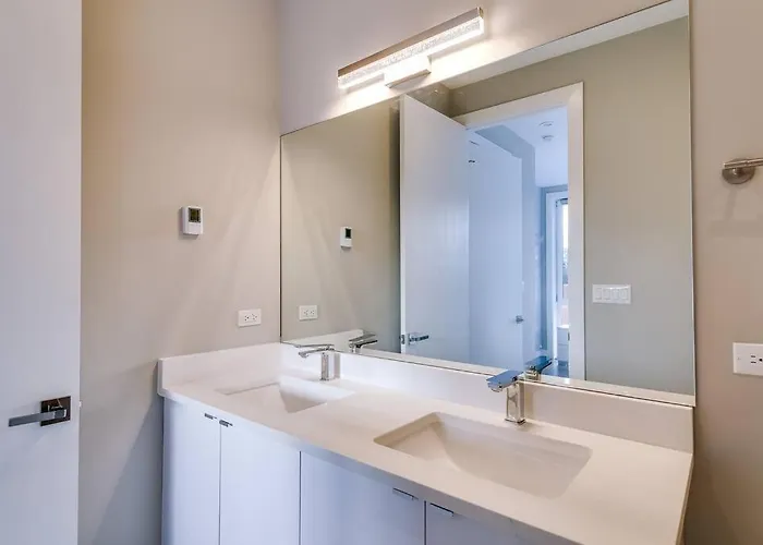 Breathtaking Downtown Penthouse B - Sleeps 11
