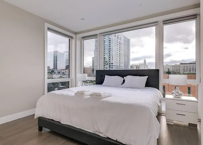 Сasa de vacaciones Breathtaking Downtown Penthouse B - Sleeps 11 *