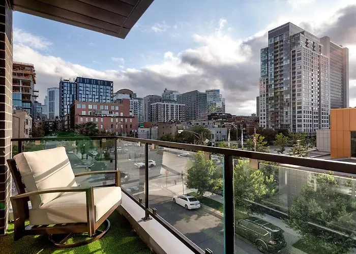 Breathtaking Downtown Penthouse B - Sleeps 11 *